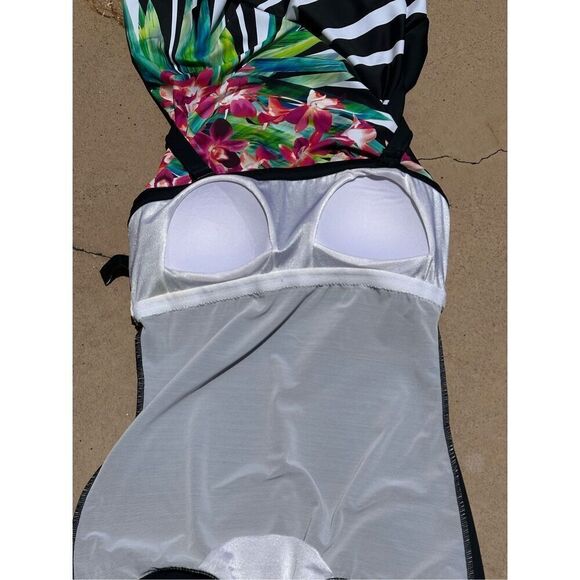 Maxine of Hollywood Skirted One Piece Floral Pink Green Black White Size 12 - Picture 6 of 9